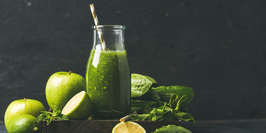 Detox Green Cleansing Smoothie Recipe | TheGreenForks